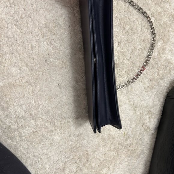 🖤Salvatore Ferragamo Gancini Clip Black Leather Clutch with Chain Strap - Picture 5 of 8